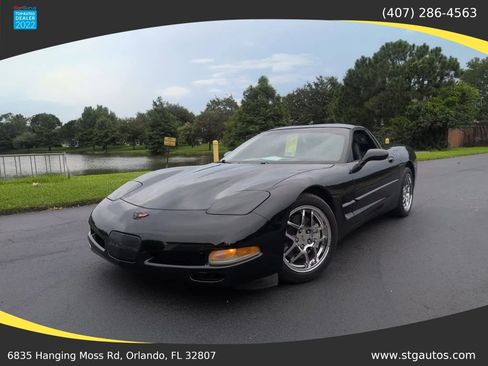 Used 2004 Chevrolet Corvette Coupe RWD image 1