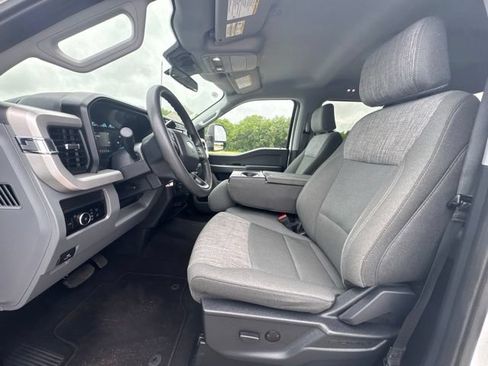 Used 2026 Ford F250 XLT AWD/4WD image 2