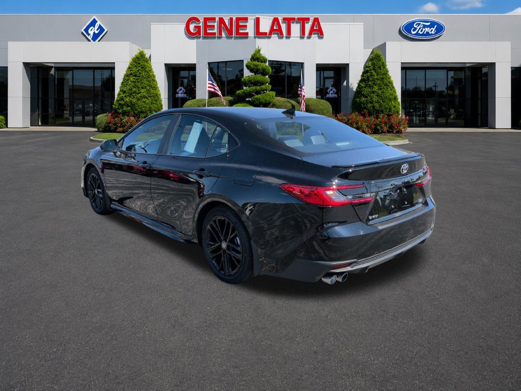 Used 2025 Toyota Camry SE w/ Convenience Package FWD image 5