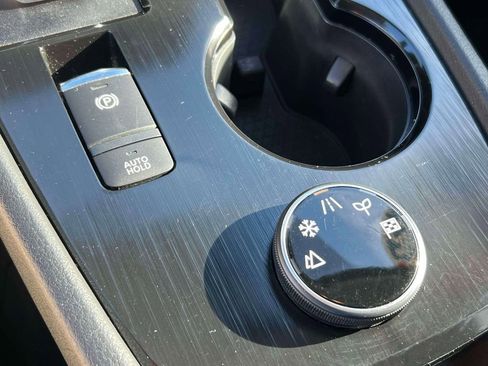 Certified 2025 Nissan Rogue S image 29