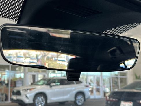 Used 2022 MAZDA MAZDA3 s image 24