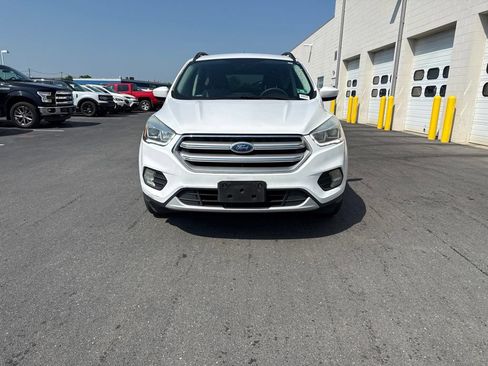 Used 2017 Ford Escape SE w/ Equipment Group 201A FWD image 5