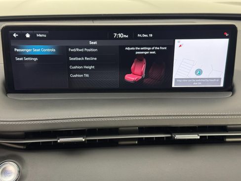 Used 2025 Genesis GV70 3.5T Sport w/ Sport Advanced Package image 30