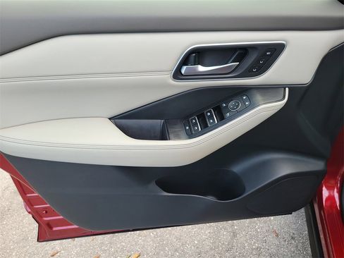 Certified 2021 Nissan Rogue SL image 16