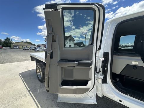 Used 2017 Ford F550 4x4 SuperCab Super Duty w/ XLT Value Package image 38