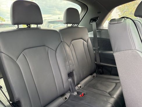 Used 2025 Audi Q7 3.0T Prestige w/ Prestige Package image 22