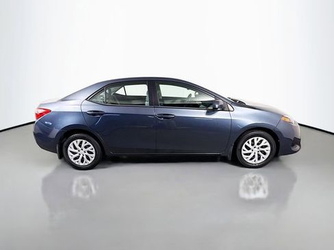 Used 2018 Toyota Corolla LE image 5