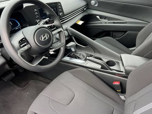 New 2026 Hyundai Elantra SE FWD image 9