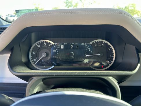 Used 2023 Land Rover Defender 110 SE image 22