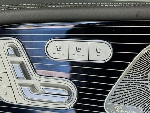 Used 2024 Mercedes-Benz Maybach GLS 600 4MATIC image 23