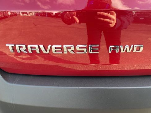 Used 2023 Chevrolet Traverse LT image 7