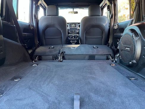 Used 2018 Jeep Wrangler Unlimited Sahara image 48