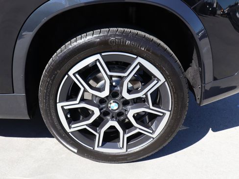 Used 2025 BMW X1 xDrive28i w/ Premium Package image 9