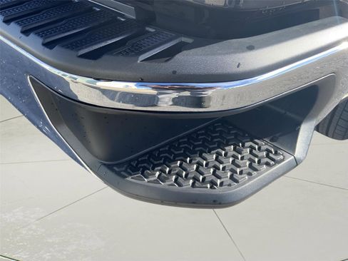 Used 2024 Chevrolet Silverado 1500 LT image 11