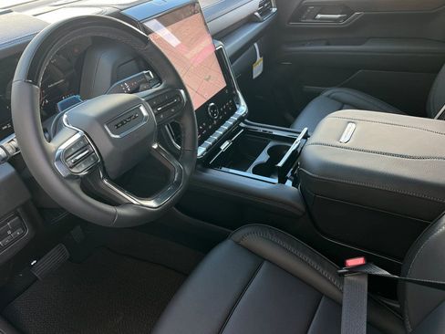 New 2026 GMC Yukon Denali w/ Denali Reserve Package AWD/4WD image 8