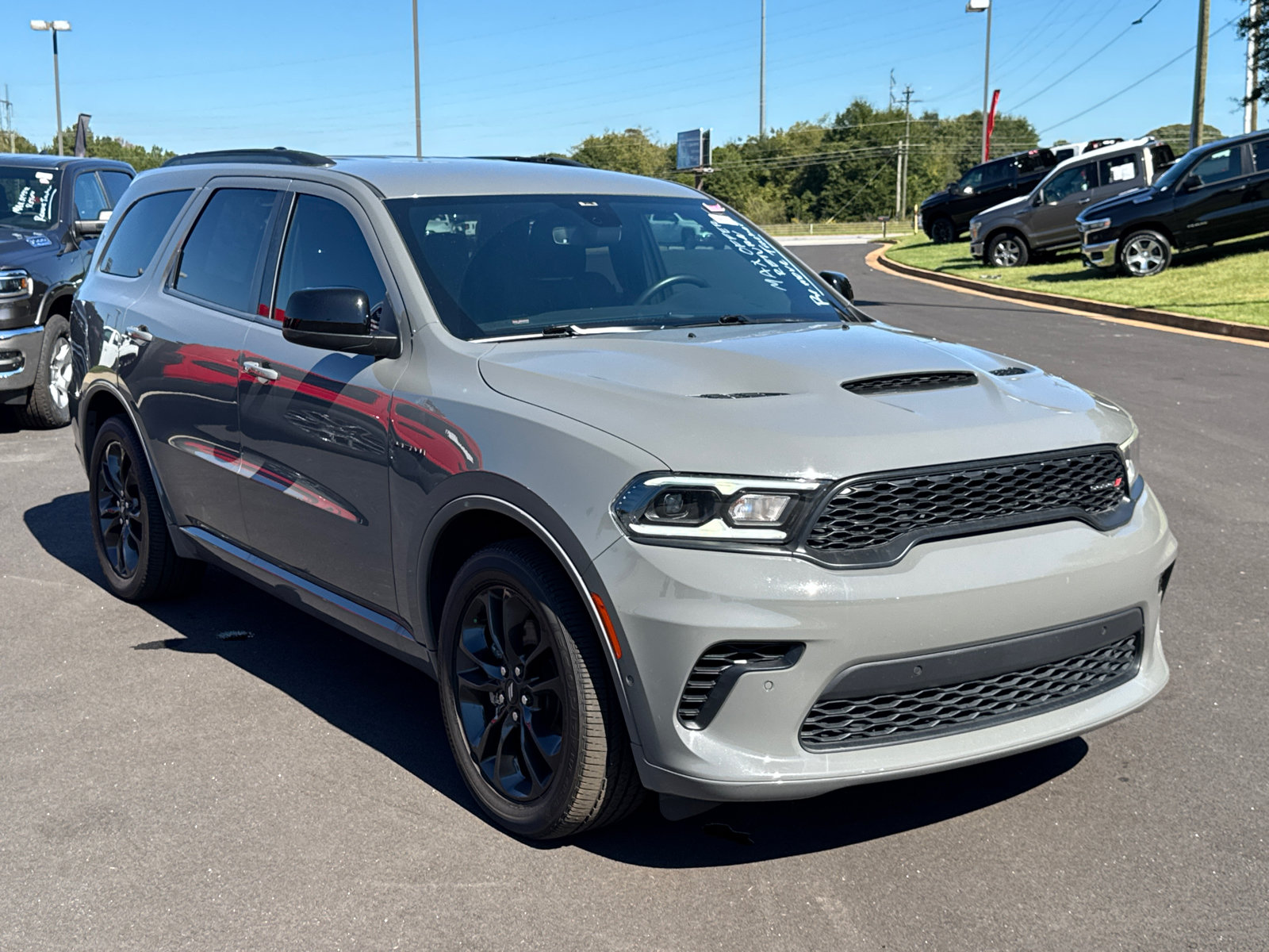 Certified 2025 Dodge Durango R/T w/ Blacktop Package AWD/4WD image 3