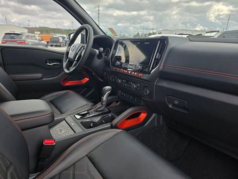 Used 2025 Nissan Frontier PRO-4X w/ Pro Premium Package image 22