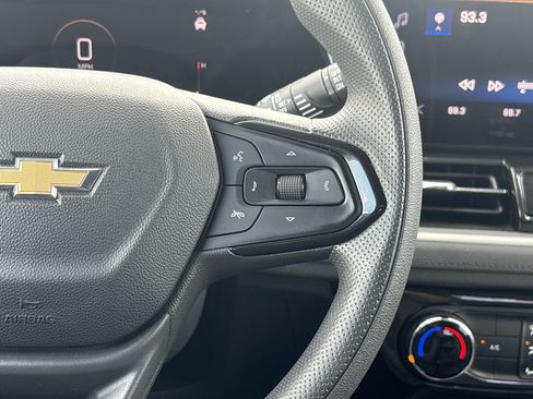 Used 2025 Chevrolet TrailBlazer LT FWD image 21
