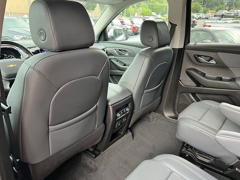 Used 2021 Chevrolet Traverse Premier w/ LPO, Cargo Package image 27