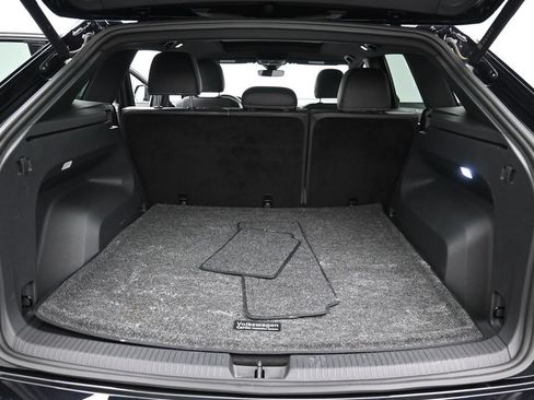 Used 2024 Volkswagen Atlas Cross Sport SEL R-Line AWD/4WD image 32
