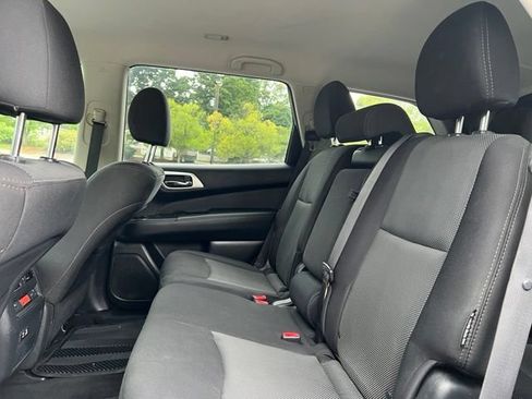 Used 2020 Nissan Pathfinder S AWD/4WD image 16