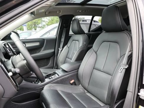 Certified 2024 Volvo XC40 B5 Ultimate w/ Protection Package Premier AWD/4WD image 37