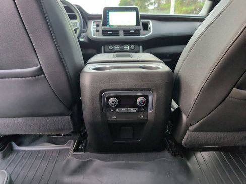 Used 2022 Chevrolet Tahoe Z71 w/ Off-Road Capability Package image 32