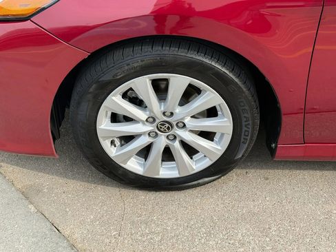 Used 2020 Toyota Camry LE image 38