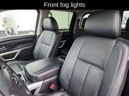 Used 2018 Nissan Titan SL image 22