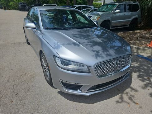 Used 2020 Lincoln MKZ FWD image 1
