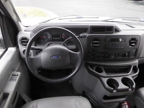 Used 2012 Ford E-350 and Econoline 350 XL w/ PWR Windows & Locks Group image 10