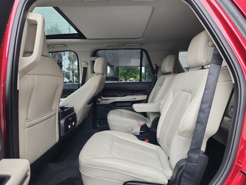Used 2018 Ford Expedition Platinum RWD image 34