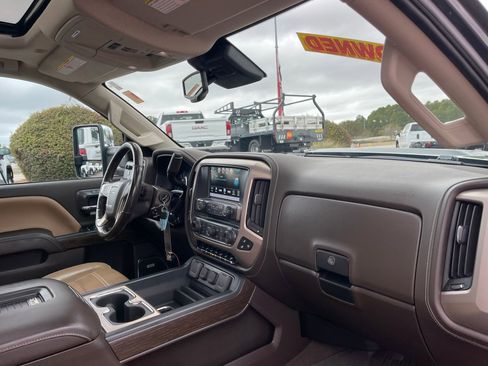Used 2019 GMC Sierra 2500 Denali w/ Duramax Plus Package image 29
