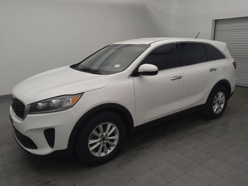 Used 2020 Kia Sorento LX image 2