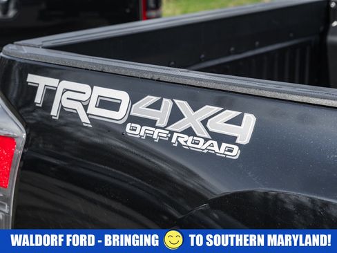Used 2021 Toyota Tacoma TRD Off-Road w/ TRD Premium Off Road Package AWD/4WD image 19