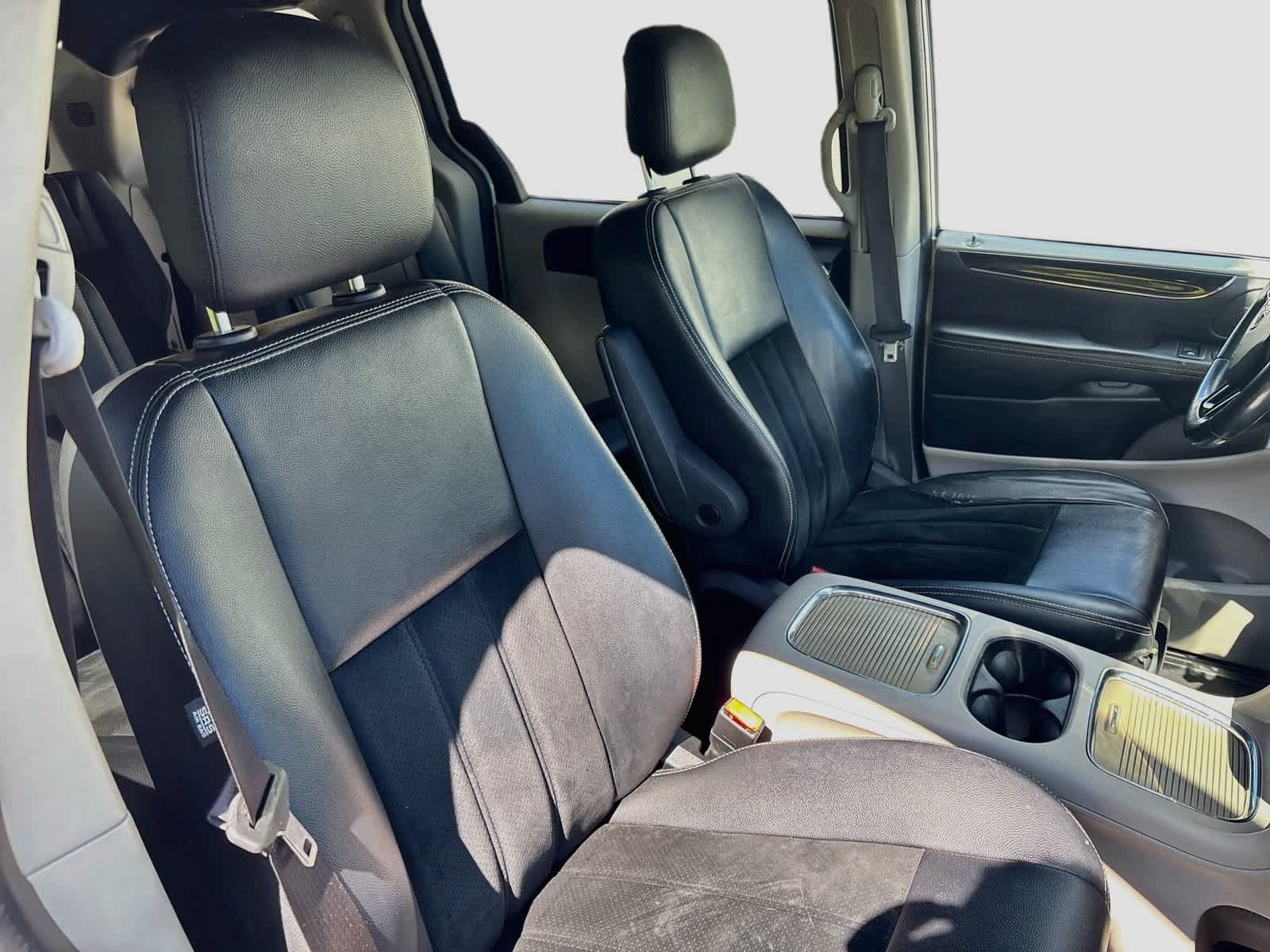 Used 2018 Dodge Grand Caravan SXT FWD image 29
