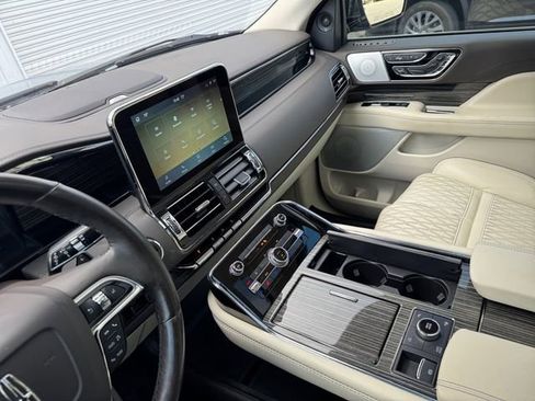 Used 2021 Lincoln Navigator Black Label w/ Cargo Convenience Package image 25