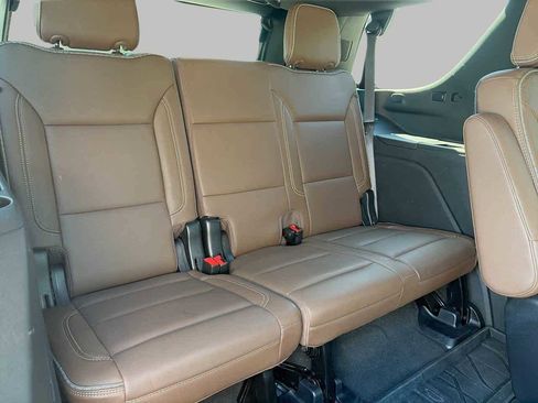 Used 2023 Chevrolet Tahoe High Country w/ Advanced Technology Package image 16