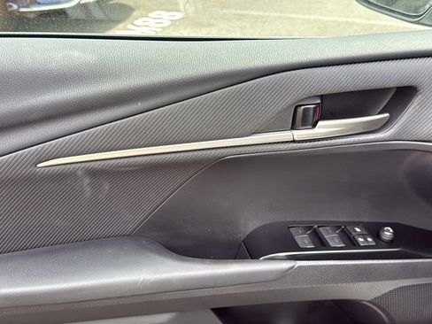 Used 2025 Toyota Camry SE w/ Convenience Package FWD image 21