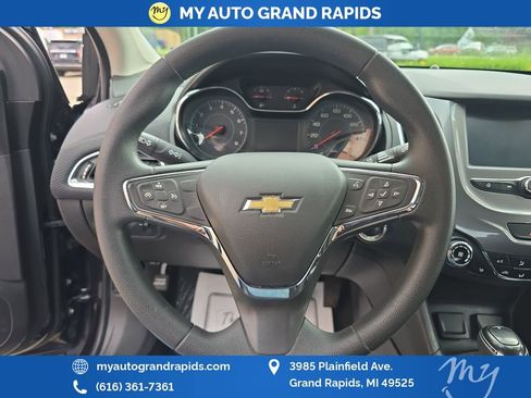 Used 2016 Chevrolet Cruze LT w/ Convenience Package FWD image 14
