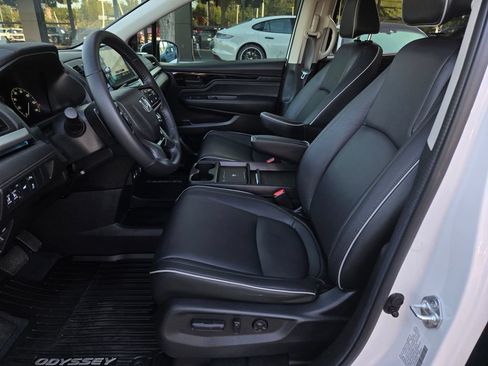 Used 2025 Honda Odyssey Touring image 19