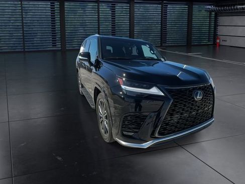 Used 2024 Lexus LX 600 F Sport image 3