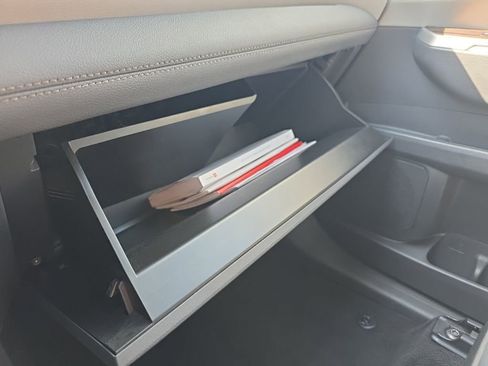 Used 2024 Toyota Sienna XLE image 34