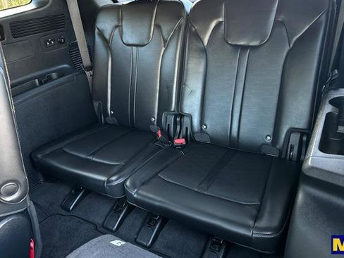 Used 2024 Kia Sorento SX image 19