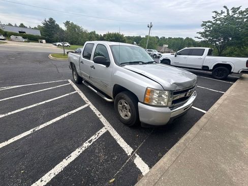 Used 2010 Chevrolet Silverado 1500 LT AWD/4WD image 3