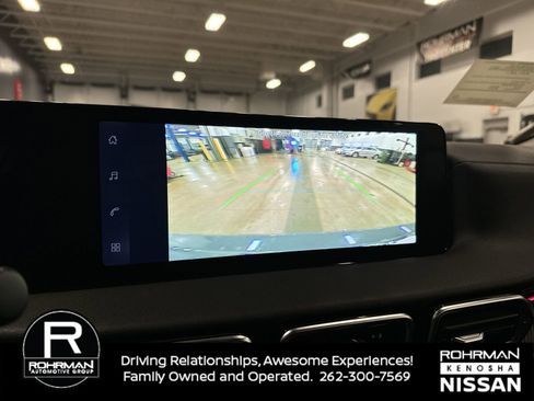 New 2026 Nissan Sentra SR w/ Floor Mat Package image 9