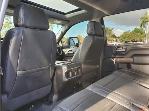 Used 2023 GMC Sierra 3500 Denali w/ Denali Ultimate Package image 10