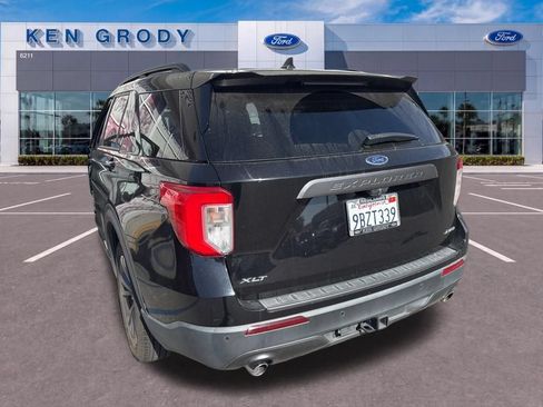 Used 2022 Ford Explorer XLT w/ Equipment Group 202A AWD/4WD image 4