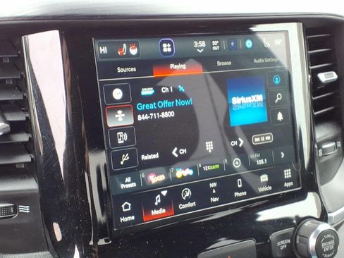 Used 2024 RAM 1500 Laramie AWD/4WD image 12