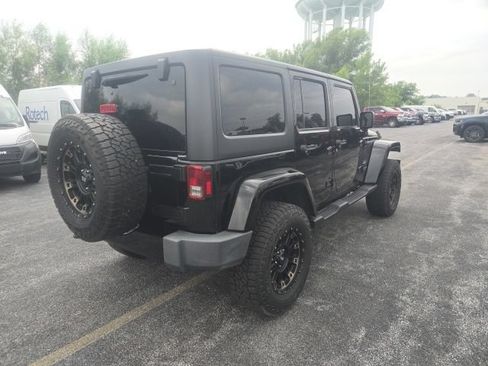 Used 2018 Jeep Wrangler Unlimited Sahara AWD/4WD image 12